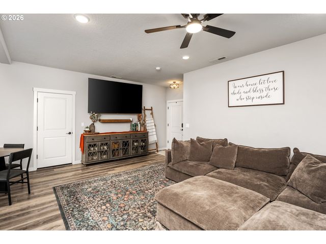 4945 CONSTELLATION Ave, Salem, OR 97305