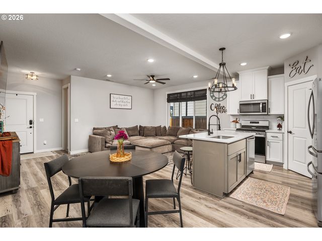 4945 CONSTELLATION Ave, Salem, OR 97305