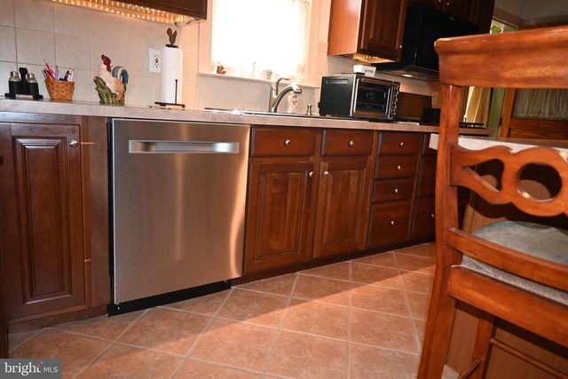2420 ALLENTOWN RD, Quakertown, PA 18951