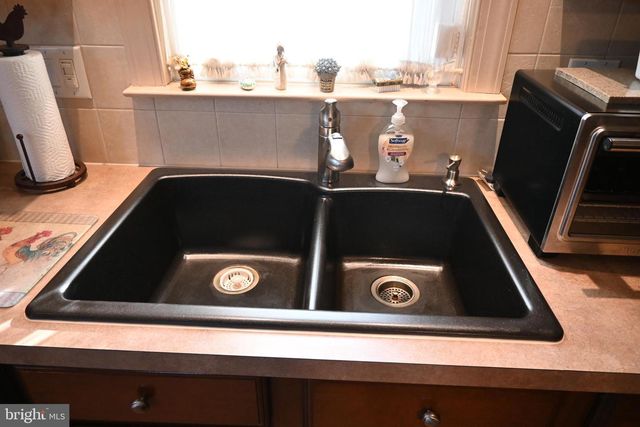 2420 ALLENTOWN RD, Quakertown, PA 18951