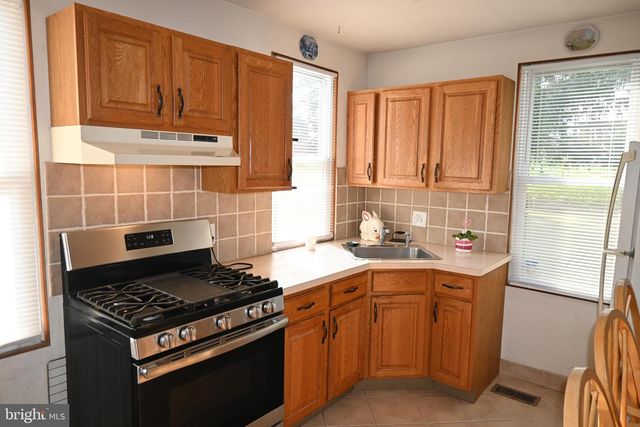 2420 ALLENTOWN RD, Quakertown, PA 18951