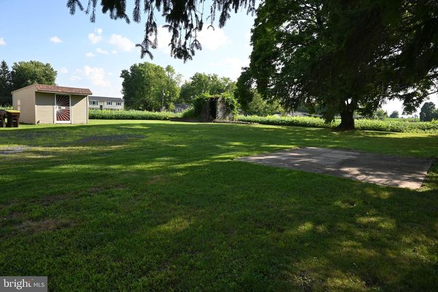 2420 ALLENTOWN RD, Quakertown, PA 18951