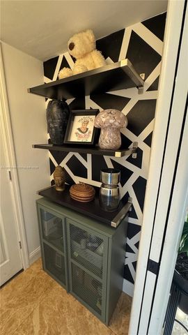 4713 NW 7th St 205-1, Miami, FL 33126