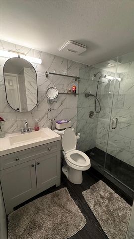 4713 NW 7th St 205-1, Miami, FL 33126