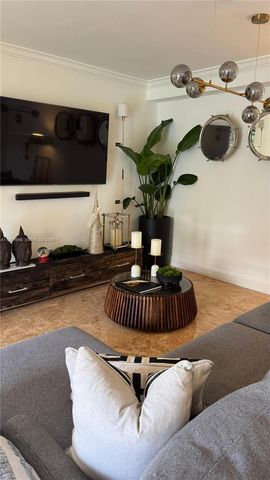 4713 NW 7th St 205-1, Miami, FL 33126