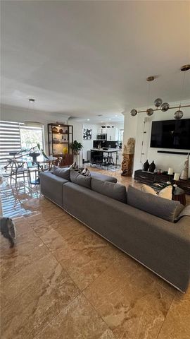 4713 NW 7th St 205-1, Miami, FL 33126