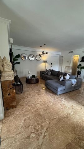 4713 NW 7th St 205-1, Miami, FL 33126