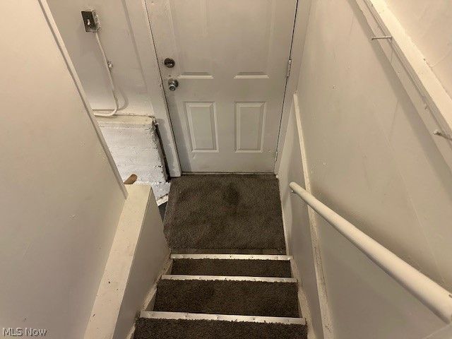 483 Douglas Street, Akron, OH 44307