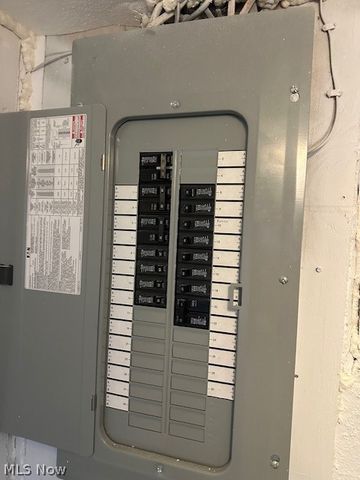 483 Douglas Street, Akron, OH 44307