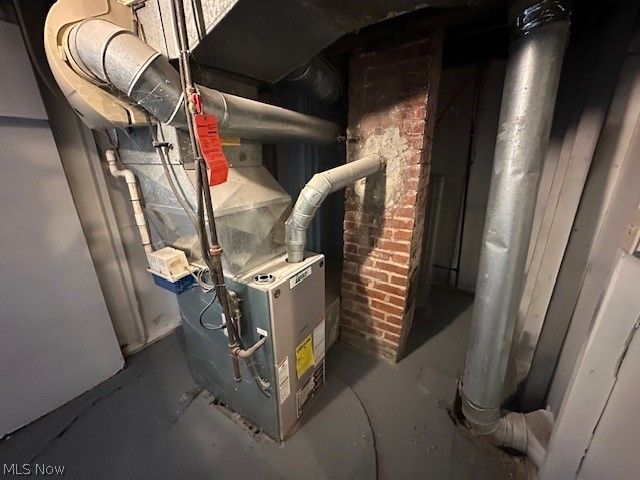 483 Douglas Street, Akron, OH 44307