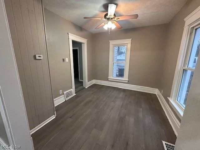 483 Douglas Street, Akron, OH 44307