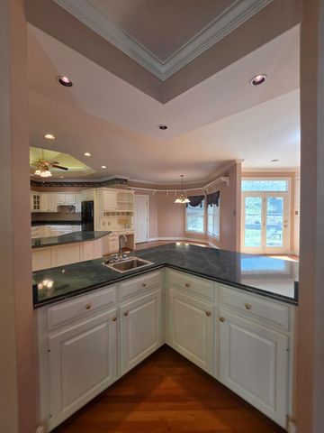 2392 The Woods Lane, Lexington, KY 40502