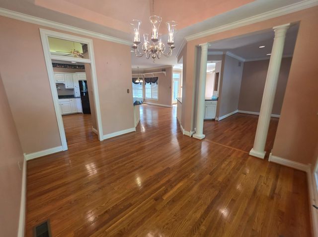 2392 The Woods Lane, Lexington, KY 40502