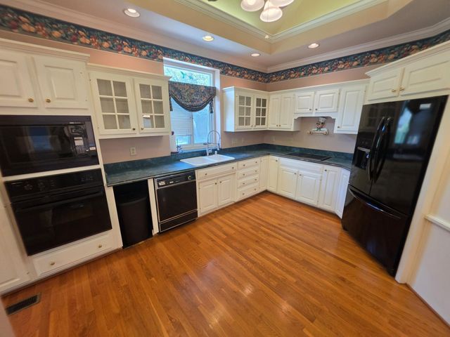 2392 The Woods Lane, Lexington, KY 40502