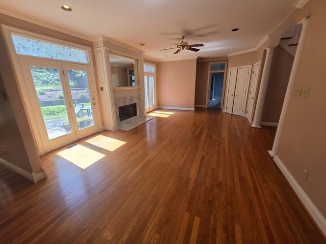 2392 The Woods Lane, Lexington, KY 40502