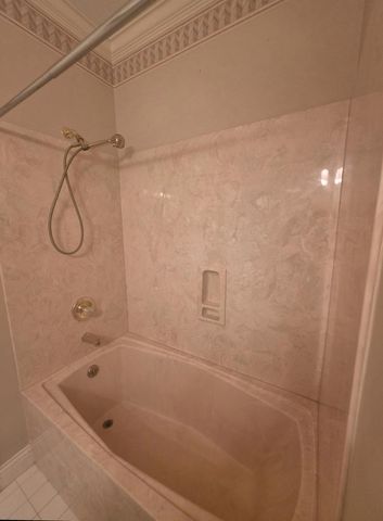 2392 The Woods Lane, Lexington, KY 40502