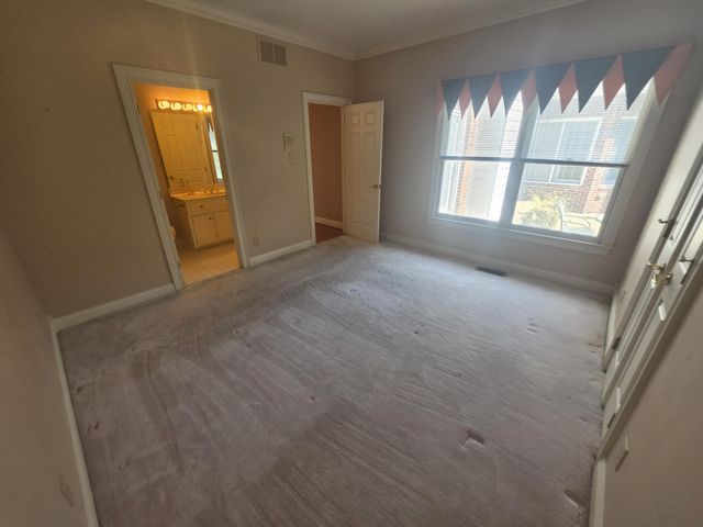 2392 The Woods Lane, Lexington, KY 40502