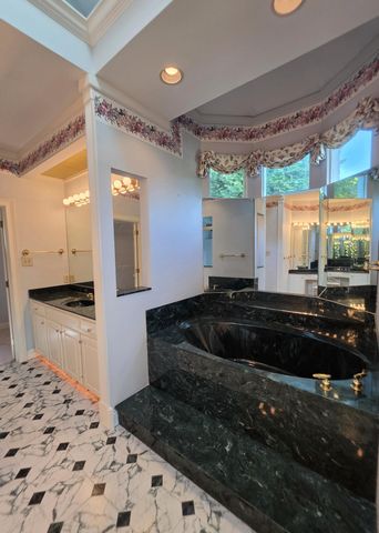 2392 The Woods Lane, Lexington, KY 40502