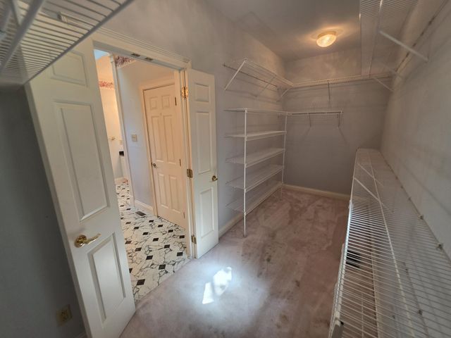 2392 The Woods Lane, Lexington, KY 40502