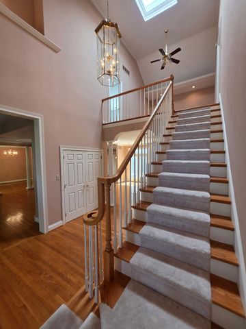 2392 The Woods Lane, Lexington, KY 40502