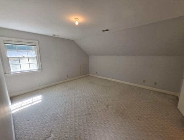 2392 The Woods Lane, Lexington, KY 40502