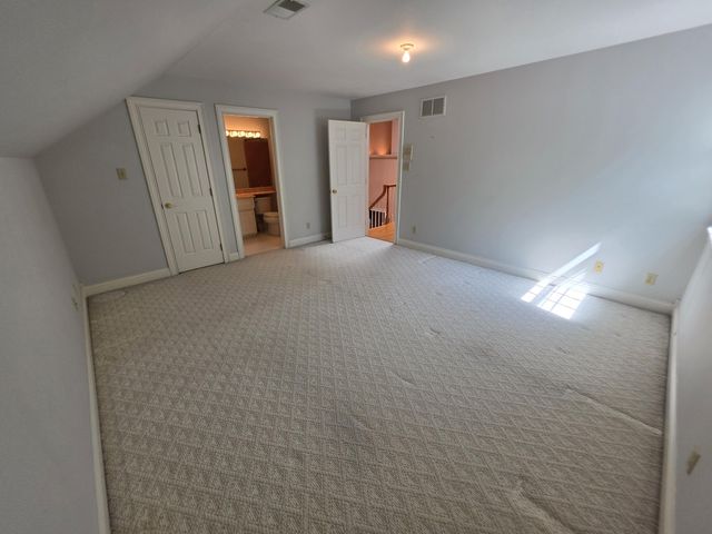 2392 The Woods Lane, Lexington, KY 40502