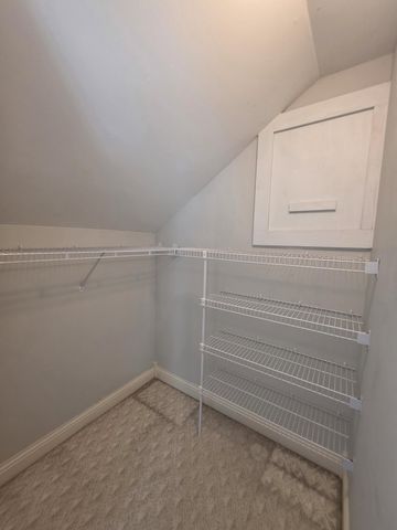 2392 The Woods Lane, Lexington, KY 40502