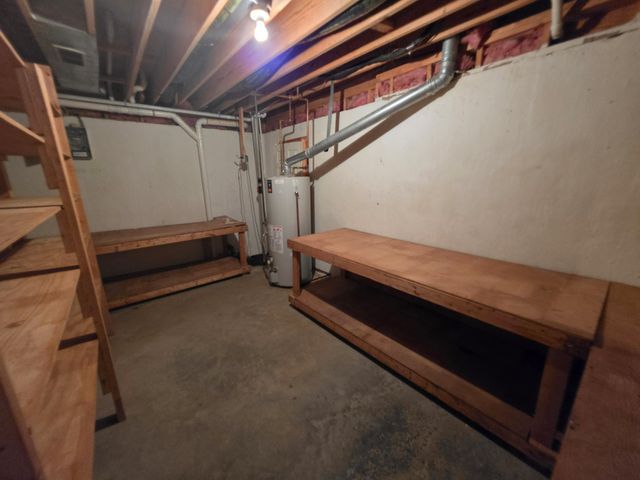 2392 The Woods Lane, Lexington, KY 40502