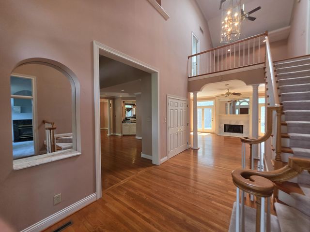 2392 The Woods Lane, Lexington, KY 40502