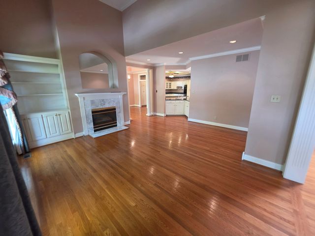 2392 The Woods Lane, Lexington, KY 40502