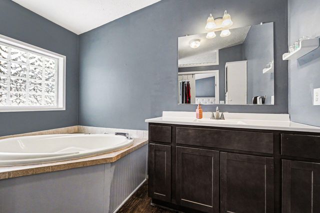 11600 E Bear Meadows Drive SE 2, Alto, MI 49302