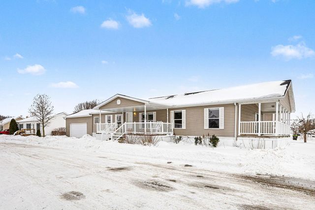 11600 E Bear Meadows Drive SE 2, Alto, MI 49302