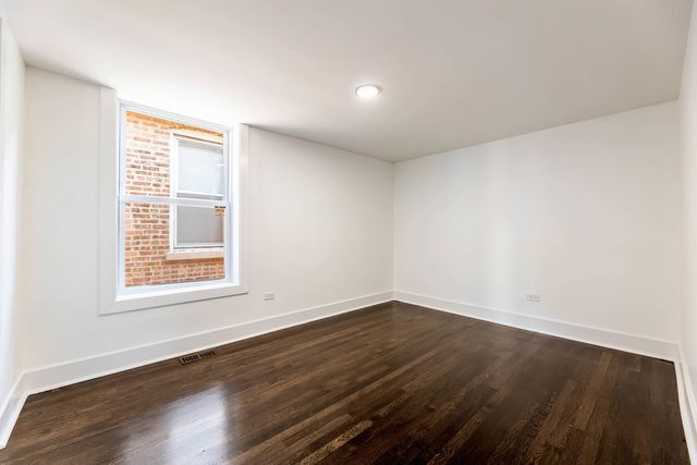 8025 S Euclid Avenue, Chicago, IL 60617
