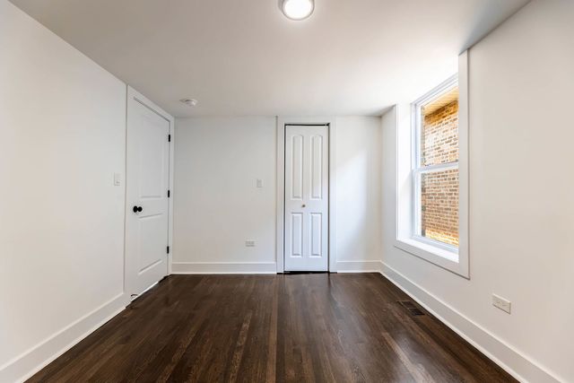 8025 S Euclid Avenue, Chicago, IL 60617