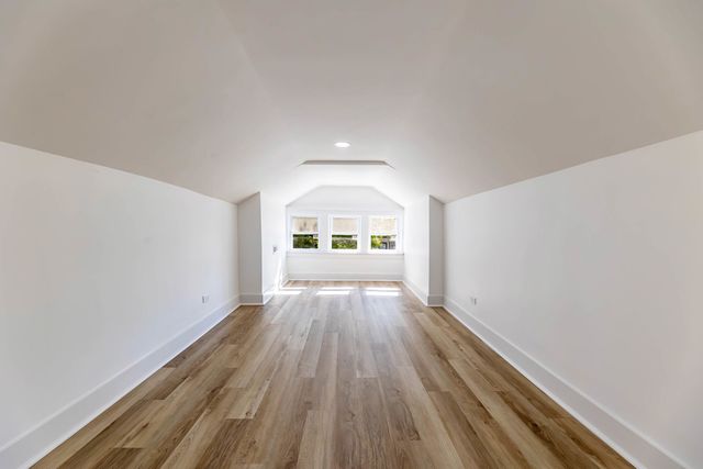 8025 S Euclid Avenue, Chicago, IL 60617