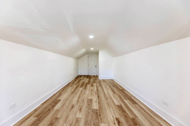 8025 S Euclid Avenue, Chicago, IL 60617