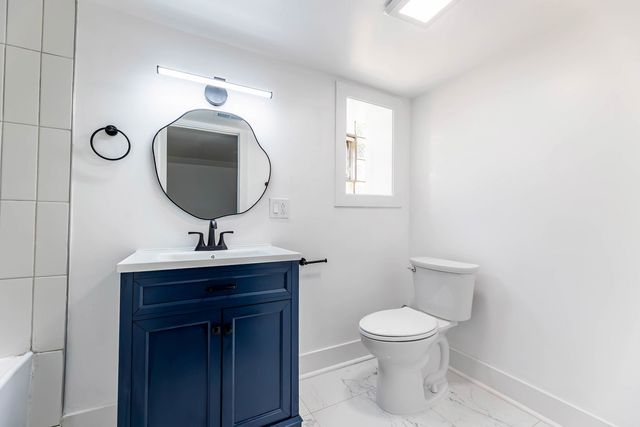 8025 S Euclid Avenue, Chicago, IL 60617