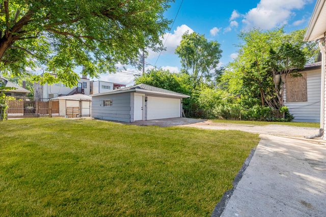 8025 S Euclid Avenue, Chicago, IL 60617