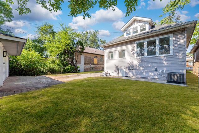 8025 S Euclid Avenue, Chicago, IL 60617