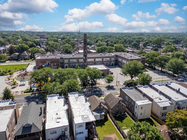 8025 S Euclid Avenue, Chicago, IL 60617