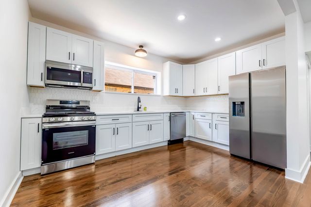 8025 S Euclid Avenue, Chicago, IL 60617