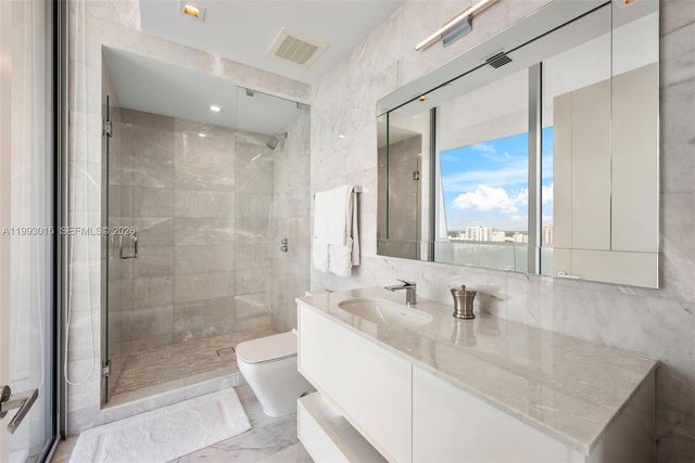 18501 Collins Avenue 2504, Sunny Isles Beach, FL 33160