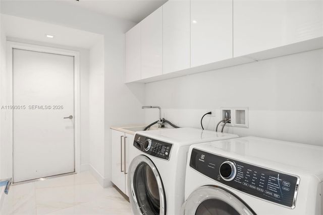 18501 Collins Avenue 2504, Sunny Isles Beach, FL 33160