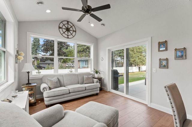 111 Creekside Bay SE, Saint Michael, MN 55376