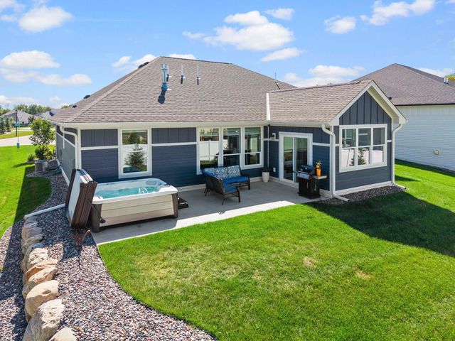 111 Creekside Bay SE, Saint Michael, MN 55376