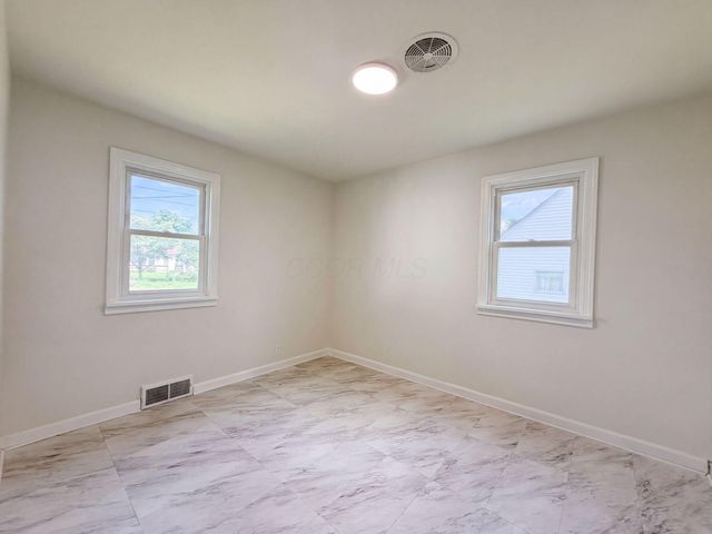 206 Bachmann Avenue, Newark, OH 43055
