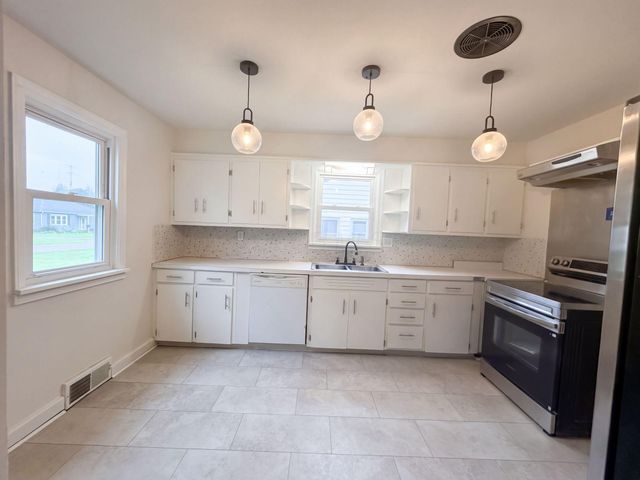 206 Bachmann Avenue, Newark, OH 43055