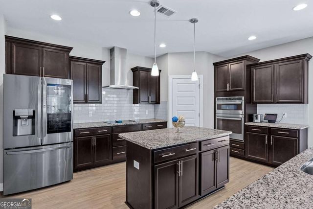 74 Winslow Circle, Savannah, GA 31407