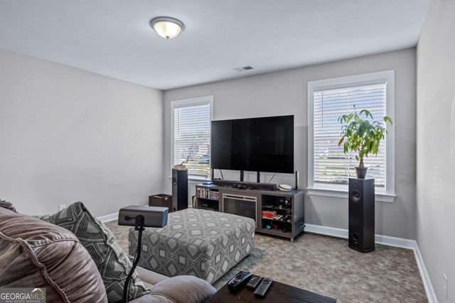 74 Winslow Circle, Savannah, GA 31407