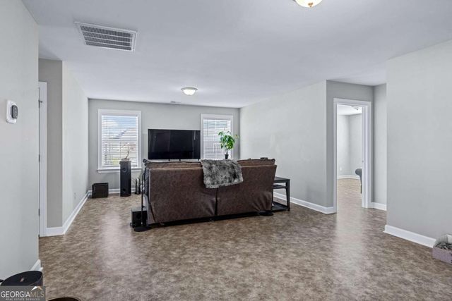 74 Winslow Circle, Savannah, GA 31407